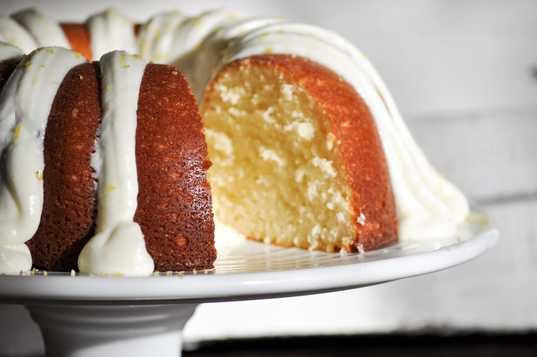 Fresh squeezed lemon cream cheese frosting....this is the mother of all frosting recipes! Seriously so good and perfectly tart and creamy.