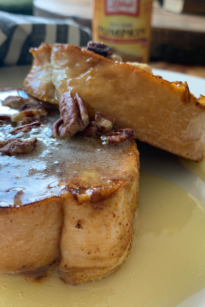PUMPKIN FRENCH TOAST WITH BUTTERMILK SYRUP AND ROASTED PECANS is a fabulous fall treat that everyone should experience! What a great brunch recipe too!