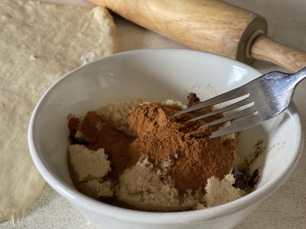 Cinnamon roll filling recipe with brown sugar