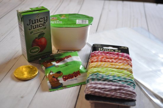 Green snacks with colorful twine for st patricks day